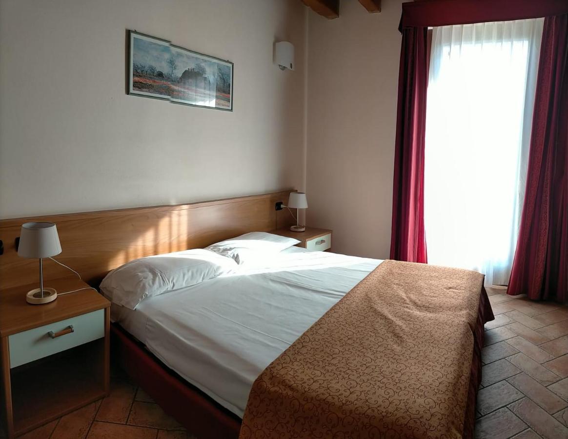 Hotel Agli Ulivi Valeggio sul Mincio Zewnętrze zdjęcie