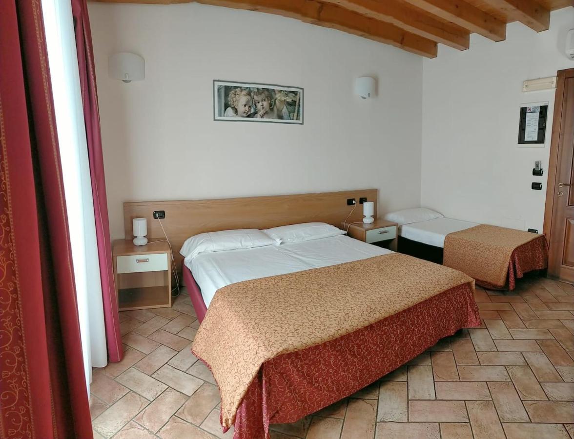 Hotel Agli Ulivi Valeggio sul Mincio Zewnętrze zdjęcie
