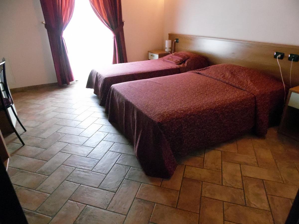 Hotel Agli Ulivi Valeggio sul Mincio Zewnętrze zdjęcie