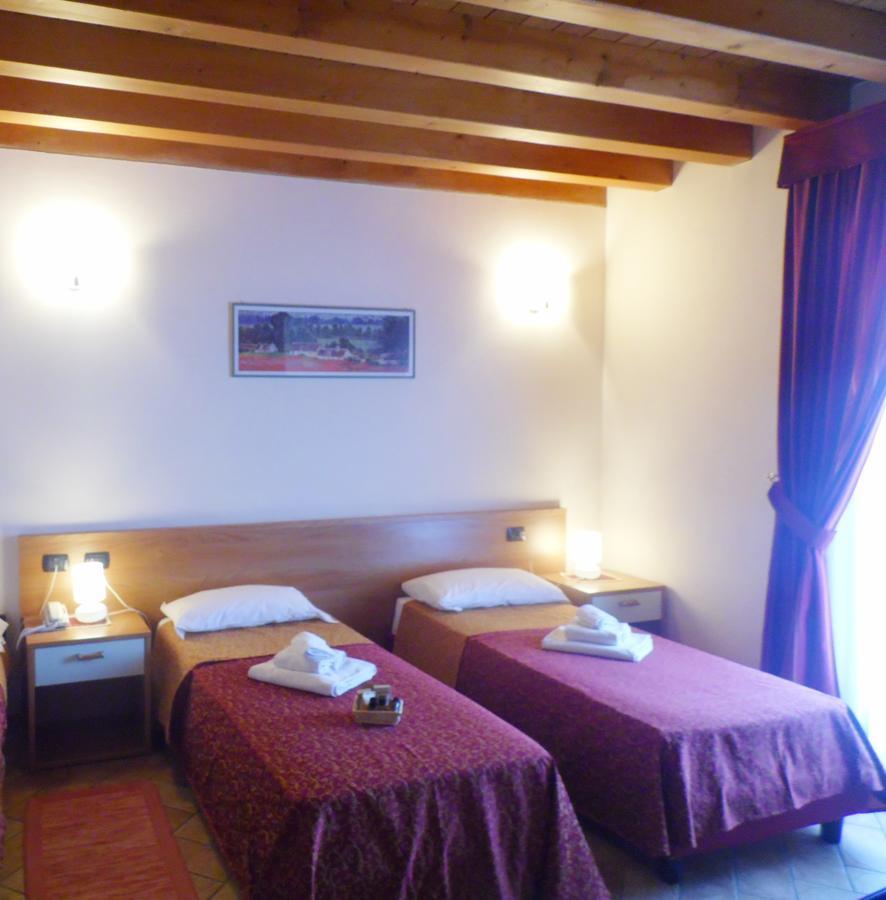 Hotel Agli Ulivi Valeggio sul Mincio Zewnętrze zdjęcie