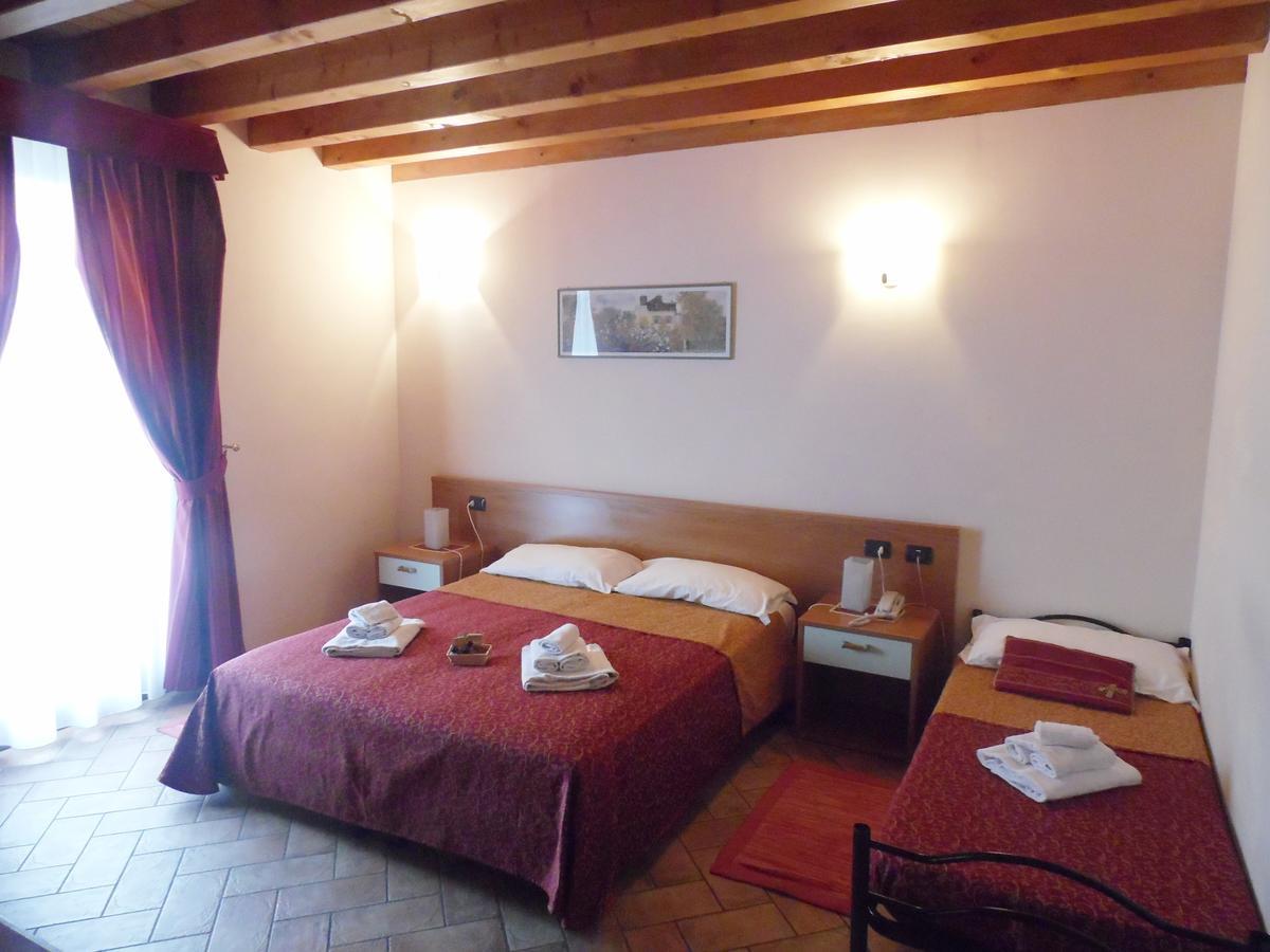 Hotel Agli Ulivi Valeggio sul Mincio Zewnętrze zdjęcie